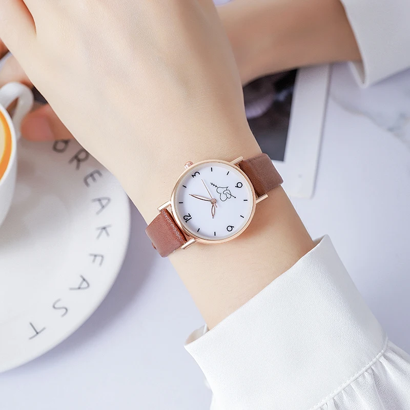 Рисунок 4 - Женские кварцевые часы со стрелкой через сердце