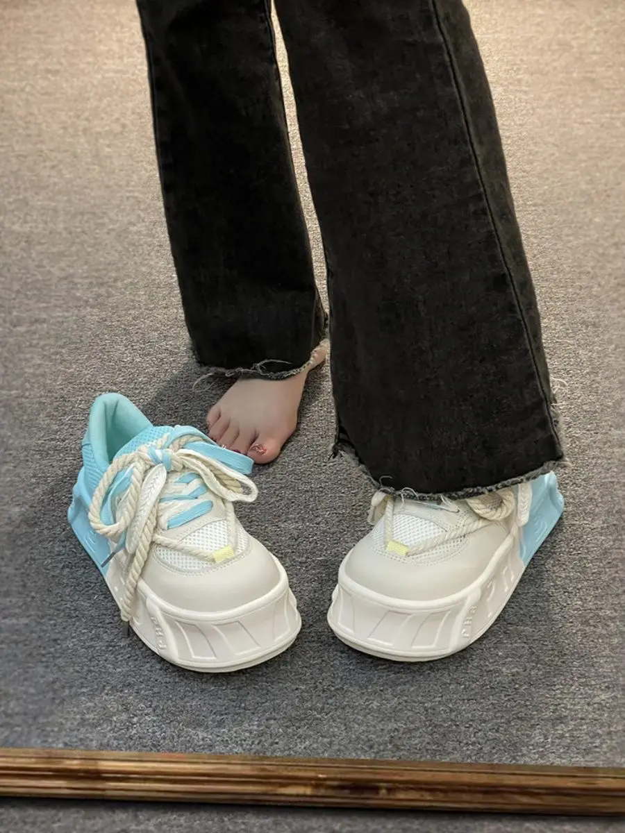 

Women's 2023 New Early Autumn Platform Height Increasing Small Internet Celebrity Stain-Resistant Board Shoes