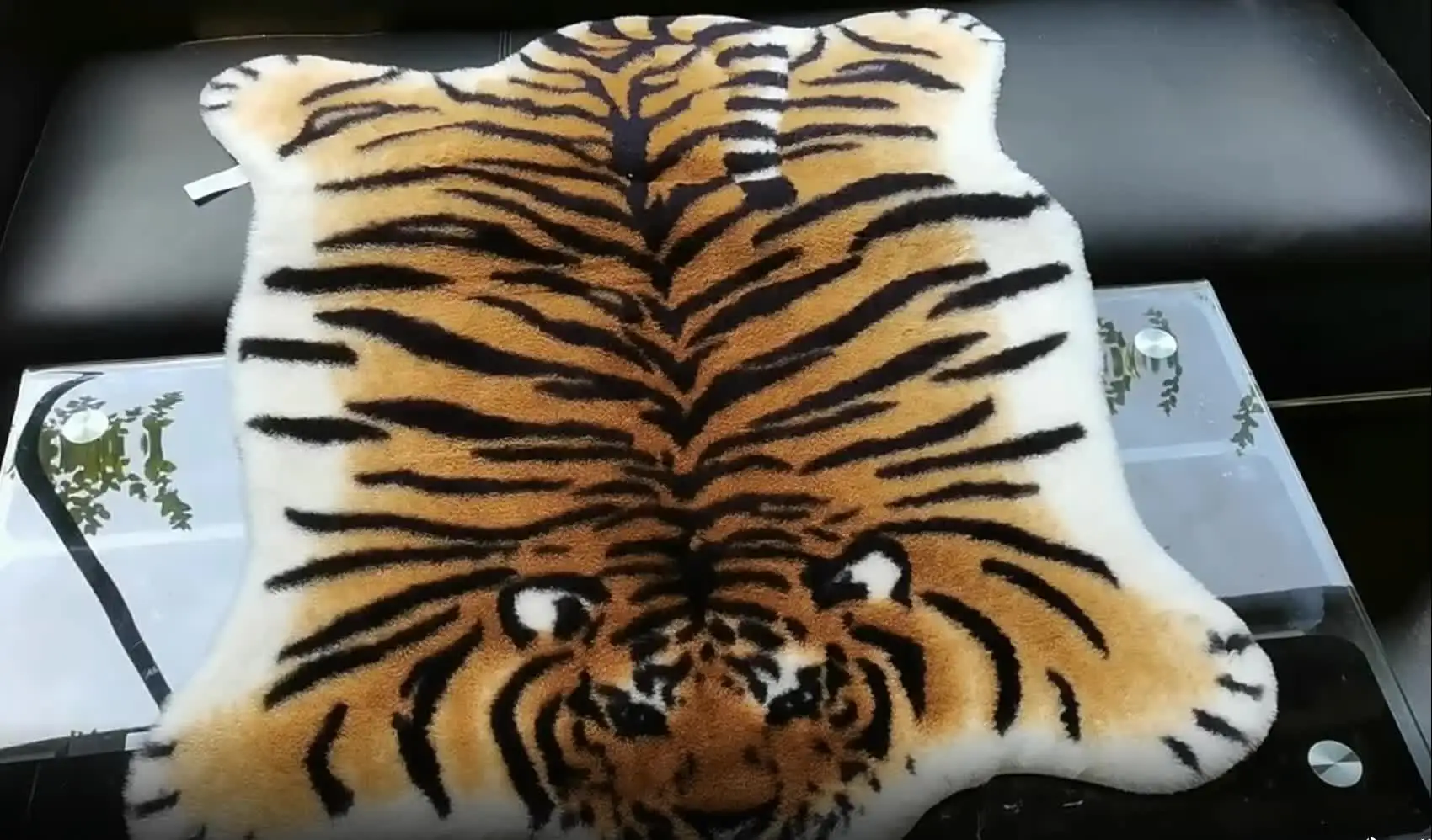 ソフトふわふわタイガーフェイクファーカーペット模造虎皮プリント動物