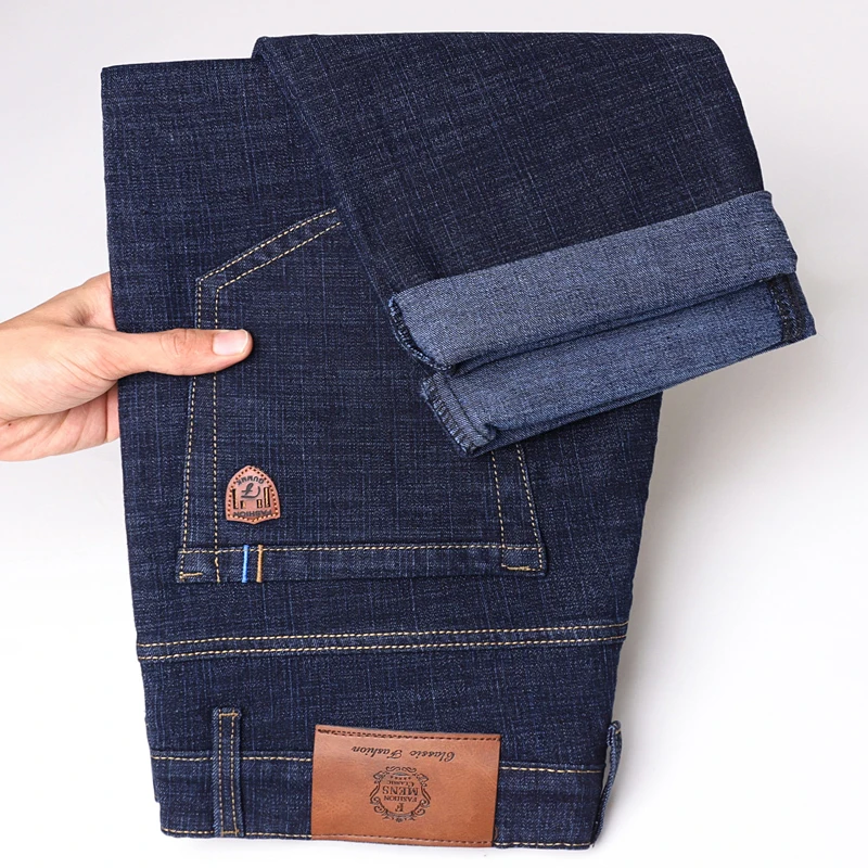 جينز رجال الأعمال الجديد لعام 2025 بقصة ضيقة وساق...