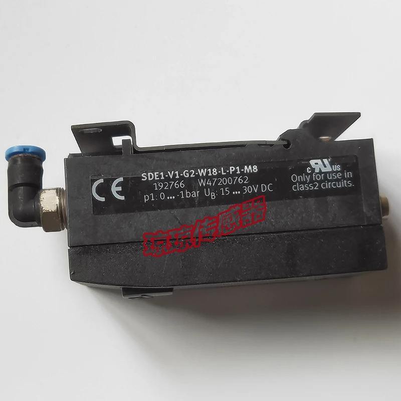 

New original FESTO Pressure sensor solenoid valve SDE1-V1-G2-W18-L-P1-M8