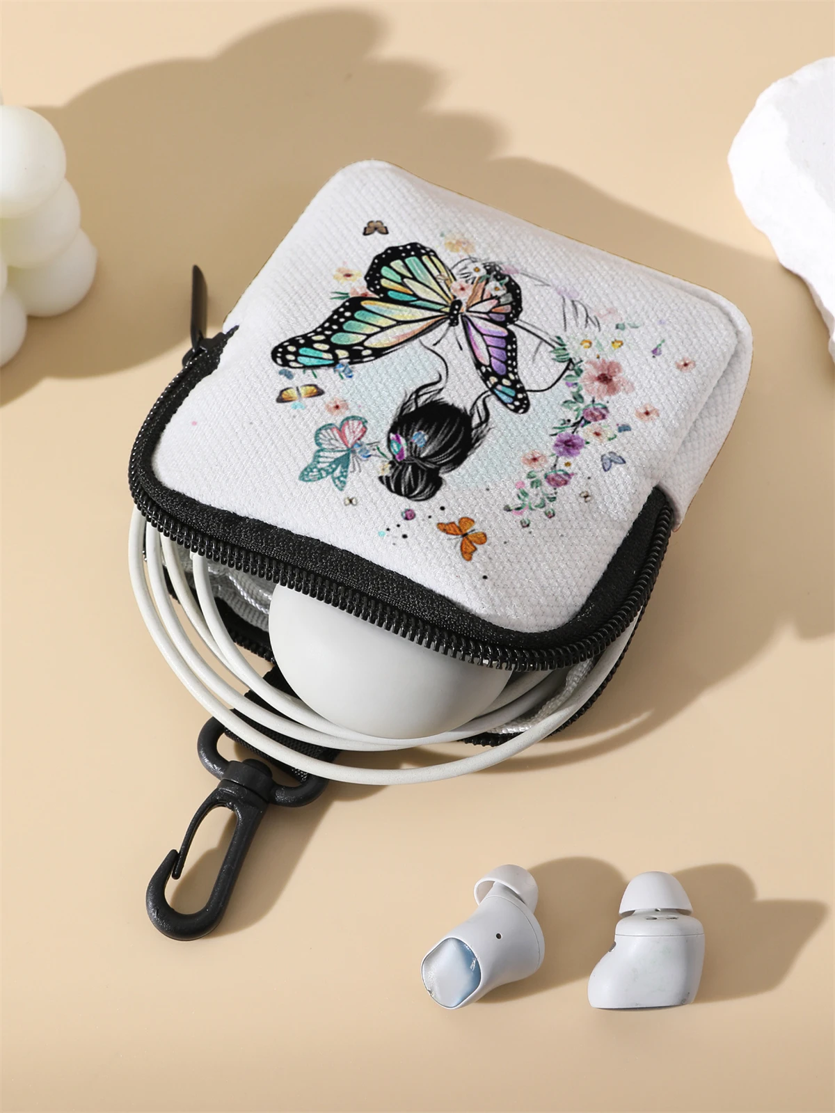 A butterfly patterned large capacity coin wallet, digital printed coin wallet, and storage bag are ideal choices for GIFs