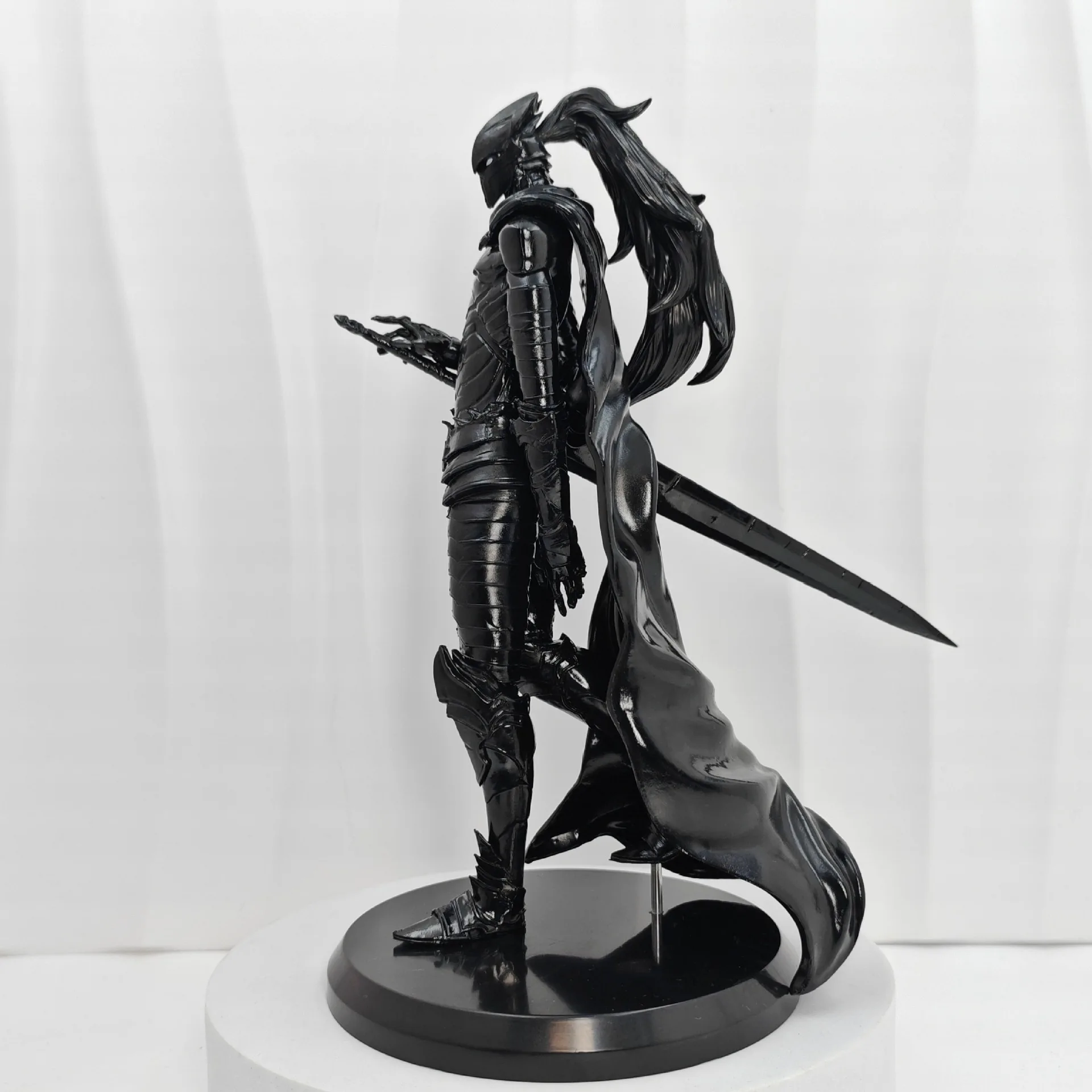 Solo Leveling Knight Captain Jegrit Collectible Figure - Bloody Shadow Edition