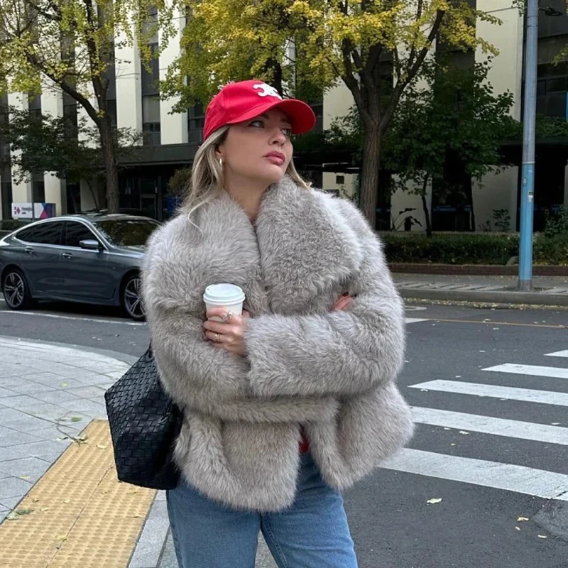2024 Winter New Fashion Gradient Fluffy Fur Coat Women High Street Luxury Big Fur Collar Faux Fox Fur Jacket Female Overcoats 3