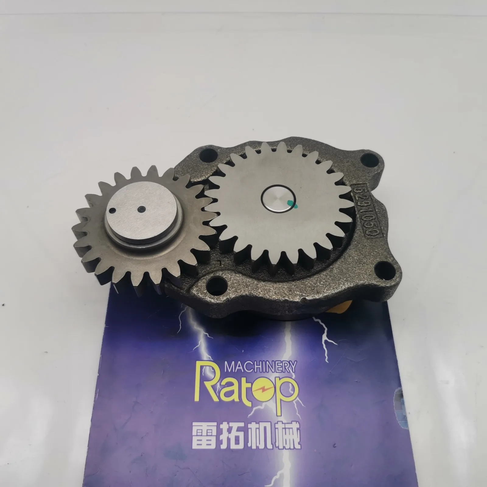 

Excavator Parts PC200-7 PC200-8 6D102 6D107 6BT5.9 Engine Oil Pump 3941742 3971544 6735-51-1110/1111 4939588 3976089