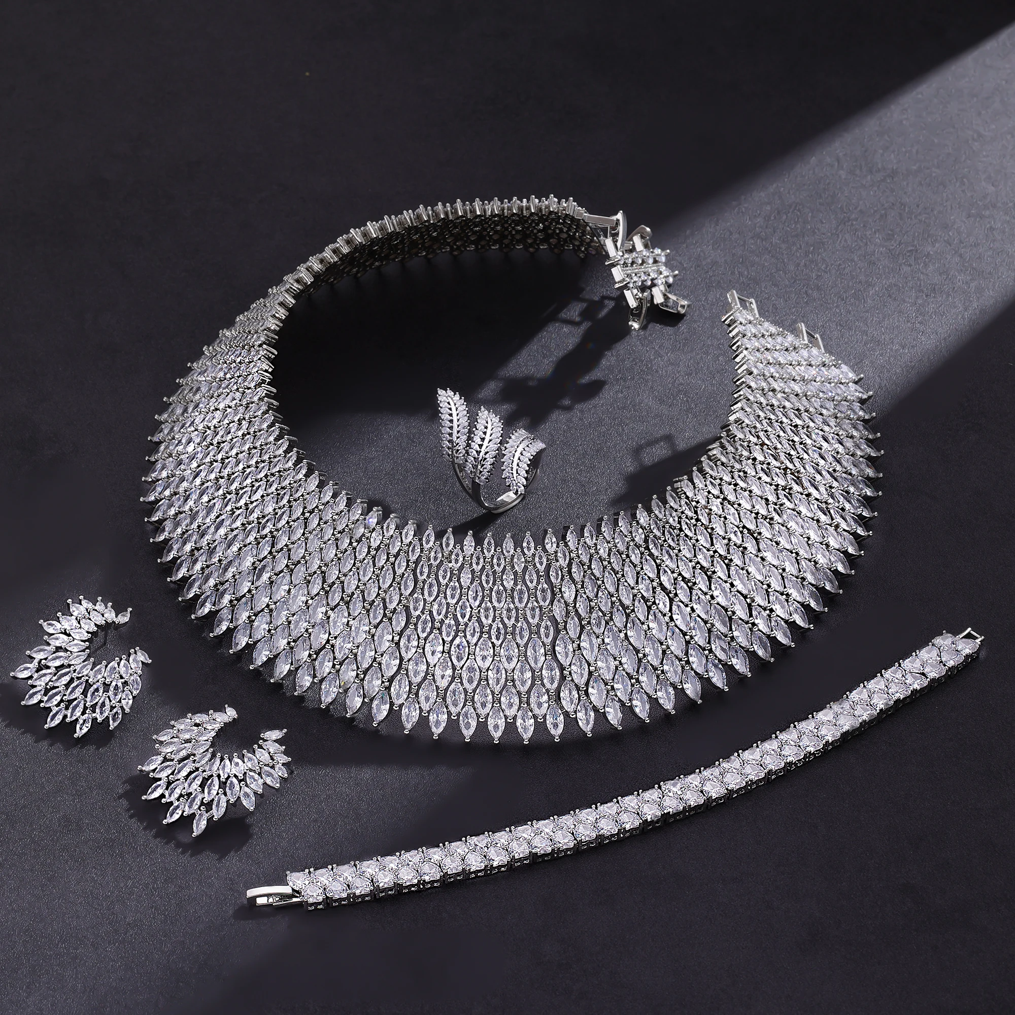 

2023 New 4-Piece Saudi Arabian Jewelry Set Women's Wedding Party Zircon Crystal Dubai Bridal Jewelry Set Gift