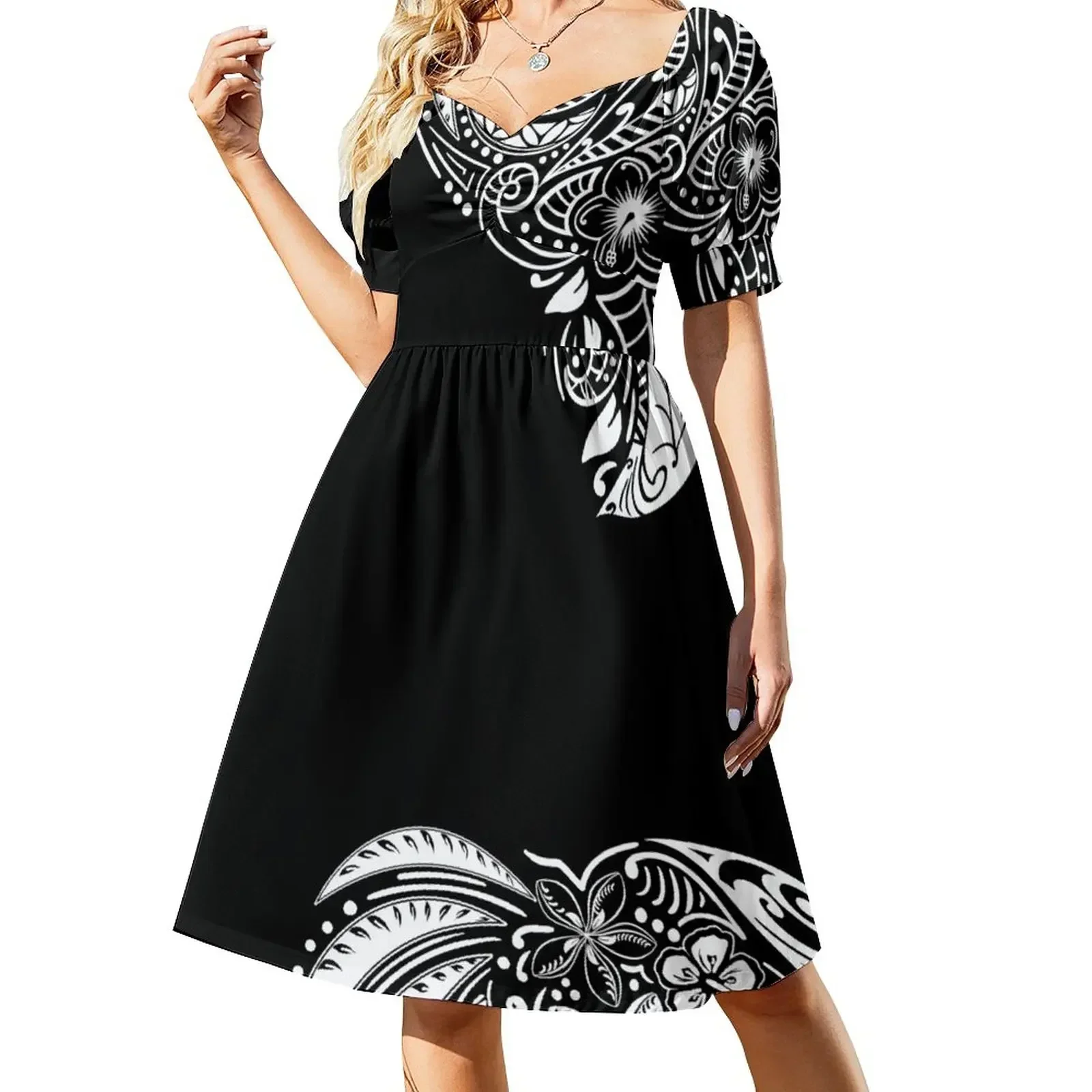thumbnail image 1 of Vestido de manga corta con hilos tribales dibujados a mano de estilo polinesio. Elegante vestido. Vestidos elegantes. Tallas grandes., 1 of 7