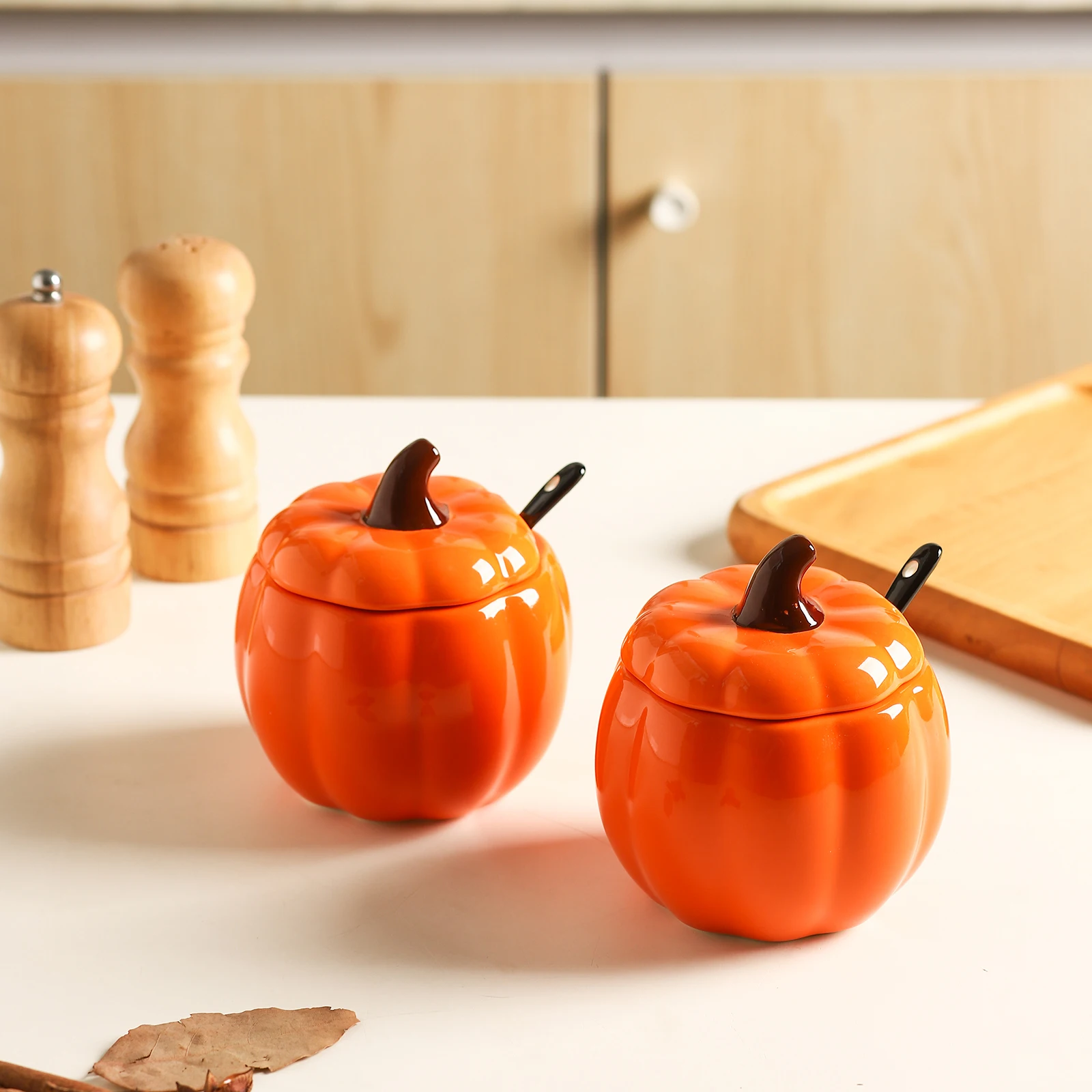 Description Picture 2 of itemCreative Pumpkin Ceramic Seasoning Jar Set with Spoon Salt Sugar Bowl Msg Pepper Edible Oil Container Kitchen Supplies