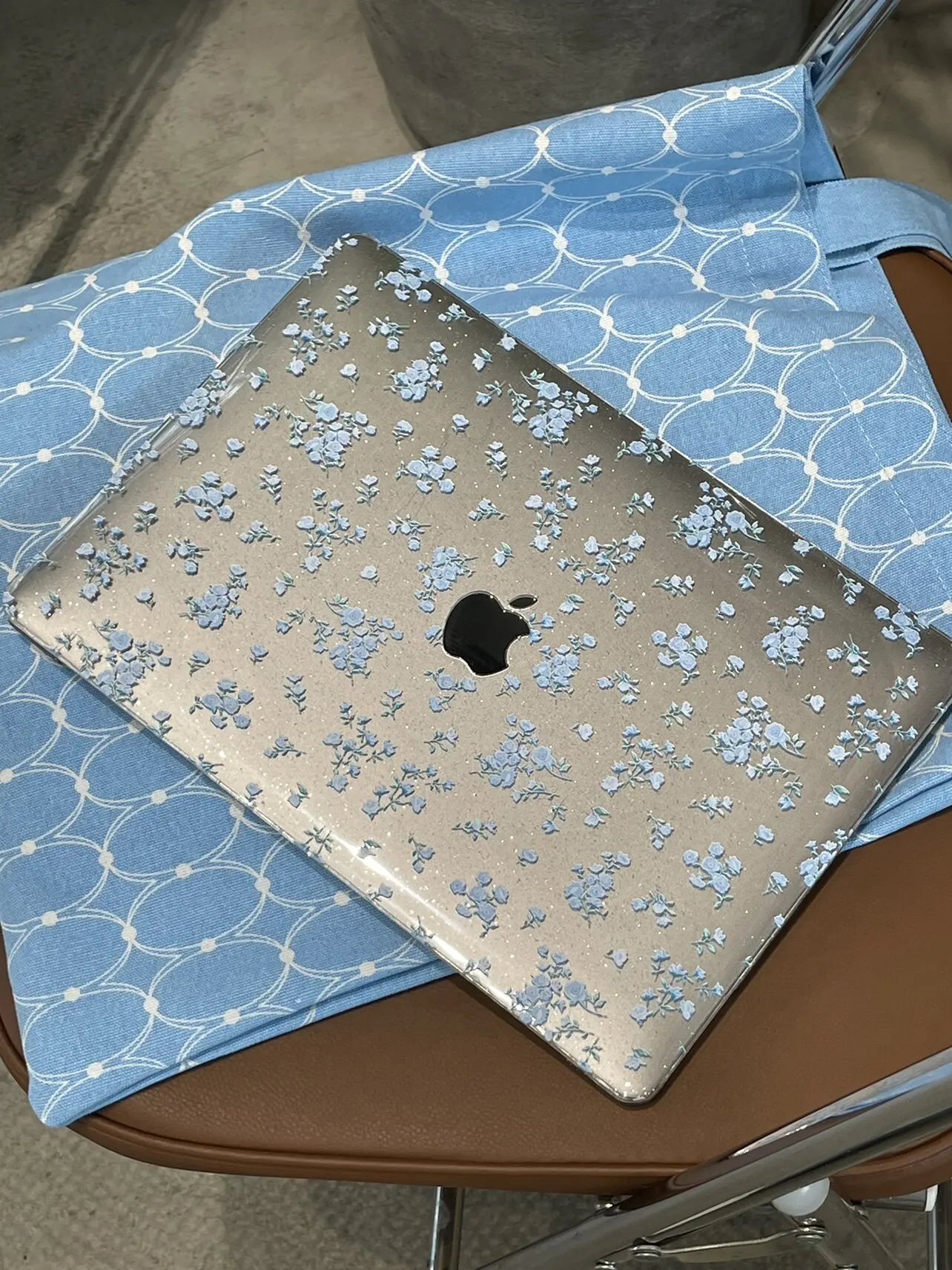 Blue Healing Gentle Flower Laptop Case - Elegant and Protective Cover with Touch Bar ID