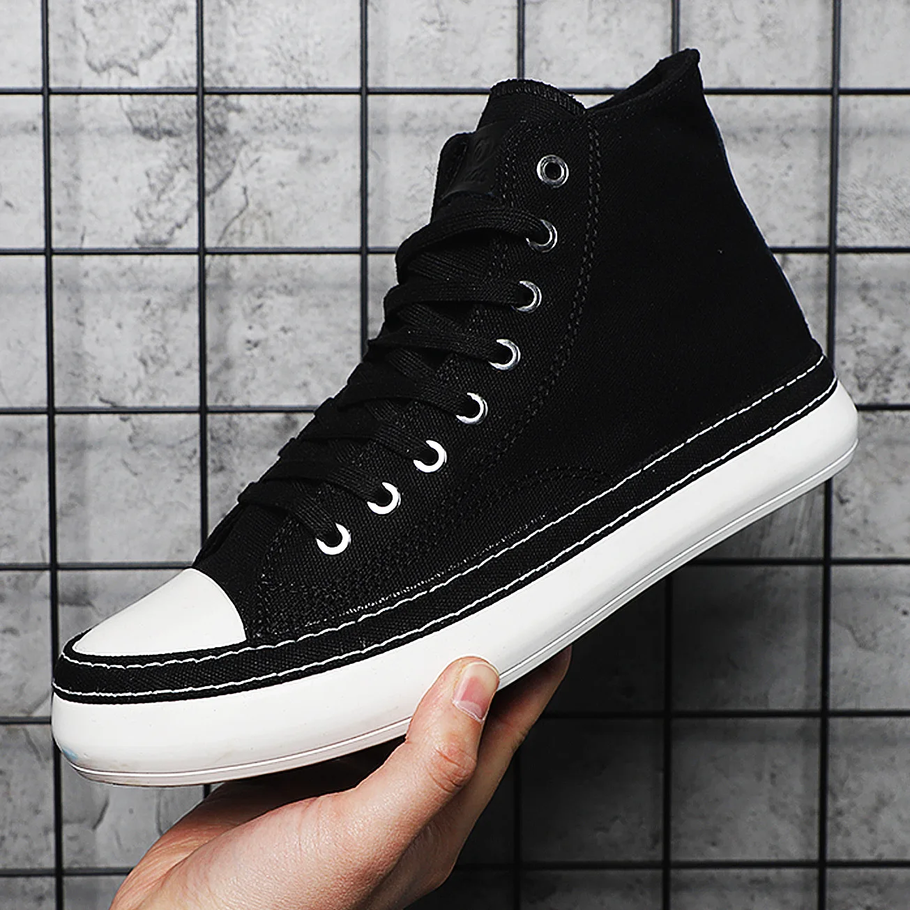2023 Men's High Top Canvas Shoes Black White Men Casual Sneakers Fashion Lace-up Vulcanize Shoes Cool Street Sports Brand Flats 3