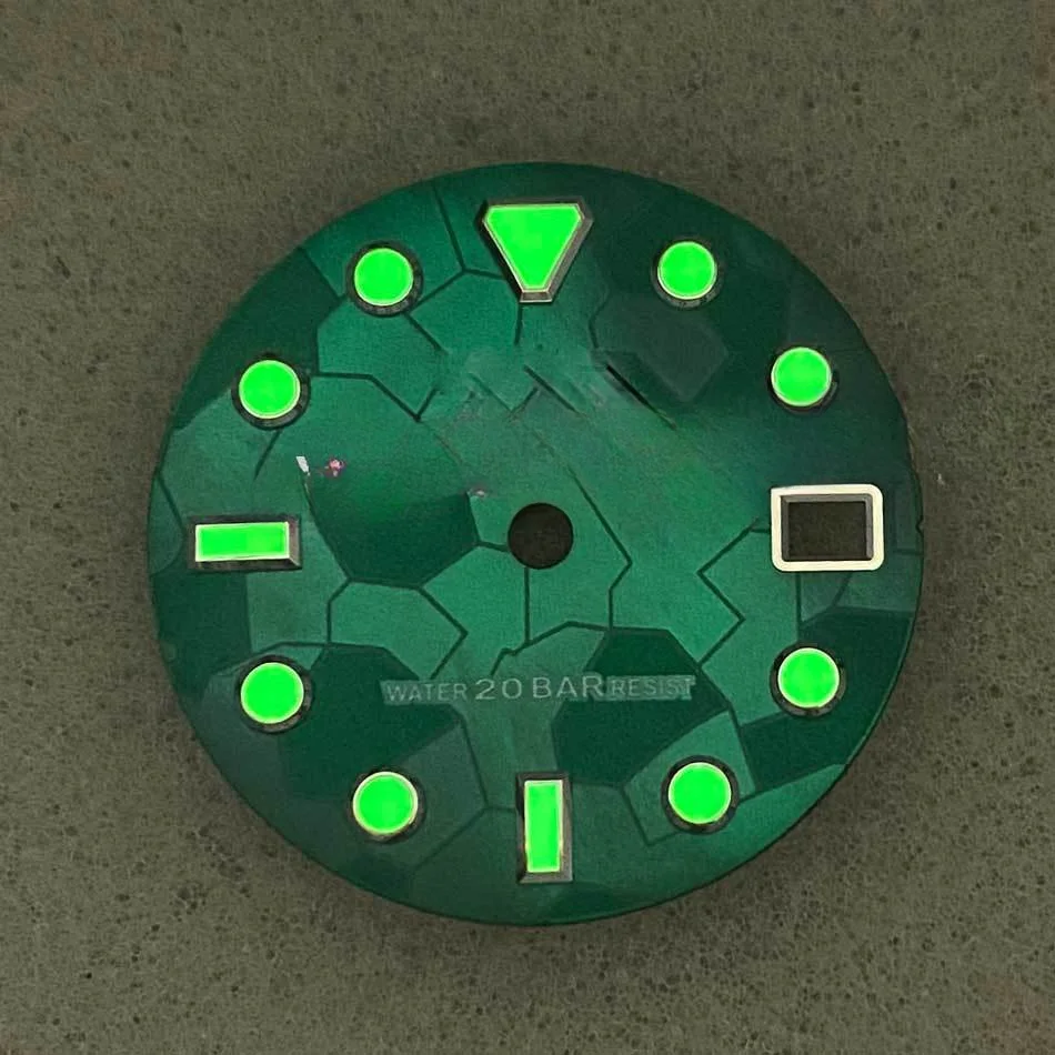 

Fritillary Dial 28.5mm SKX Modified Japanese C3 Green Leaf Light Suitable Nh35/36/4R Dial