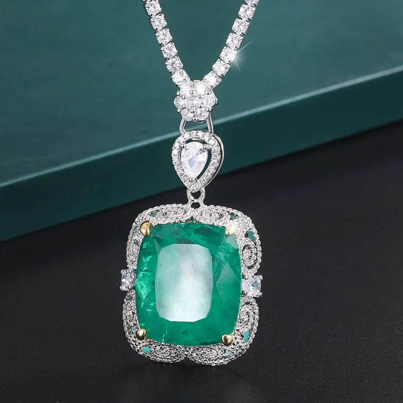 2022 New Emerald Gemstone Square Paraiba Tourmaline Collana Con Ciondolo Moissanite Simulato Per Le Donne Regalo Di Gioielleria Raffinata All'Ingrosso