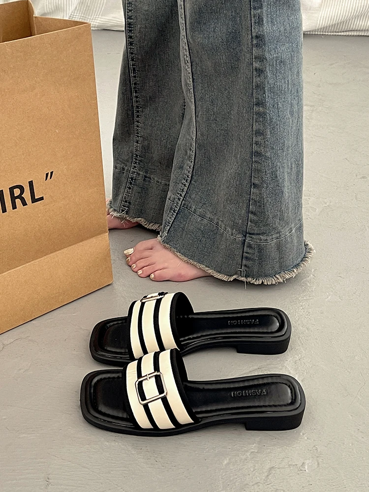 Scarpe Da Spiaggia Pantofole Casual Slides Slipers Donna Sabot Luxury Flat 2023 Rubber Fashion Pu Basic Rome Shoes Pantofole Flat Luxury