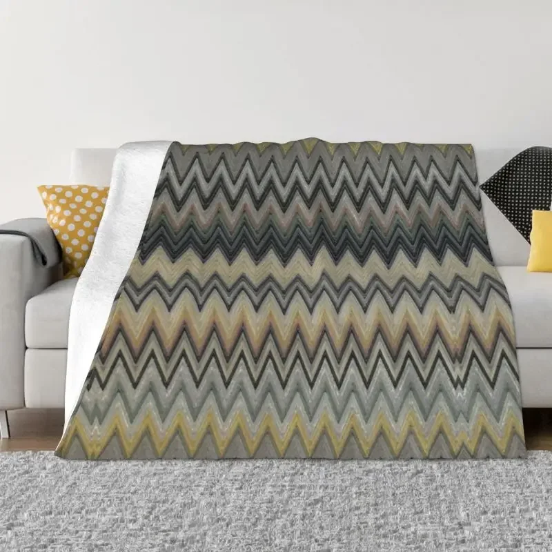 

Camouflage Zig Zag Chevron Blanket Warm Fleece Soft Flannel Chic Zigzag Throw Blankets for Bed Couch Office Spring