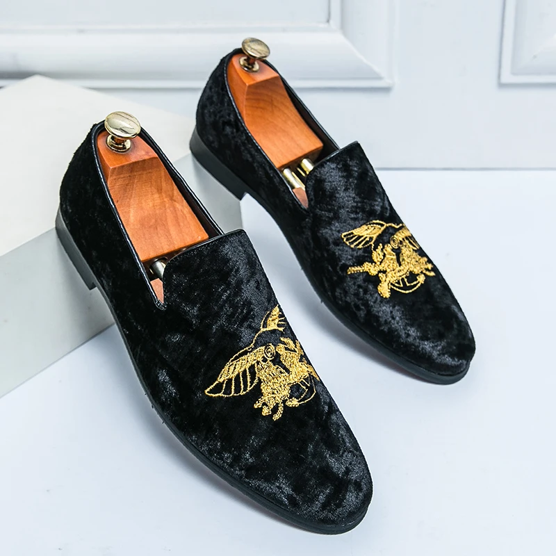 

New Embroidery Men's Luxury Shoes Slip-On Suede Leather Loafers Driving Moccasin Business Shoes Pea Shoes Blue Black Party Shoes