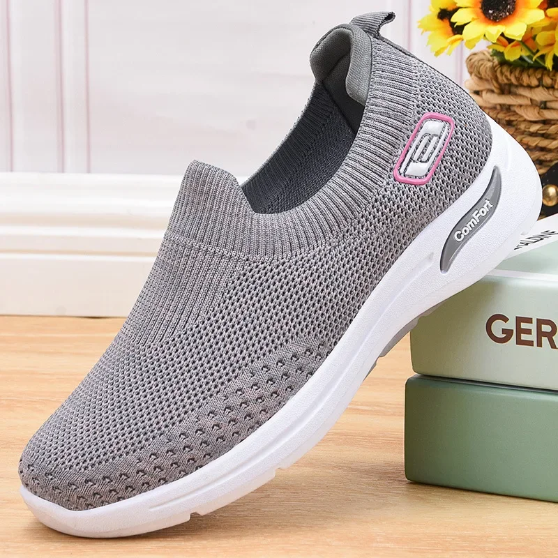 

Fashion Women Running Flats Breathable Casual Outdoor Light Weight Sports Shoes Walking Sneakers Spring Fashion High Quality