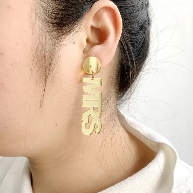 Personalised Mrs Earrings - White Gold, K