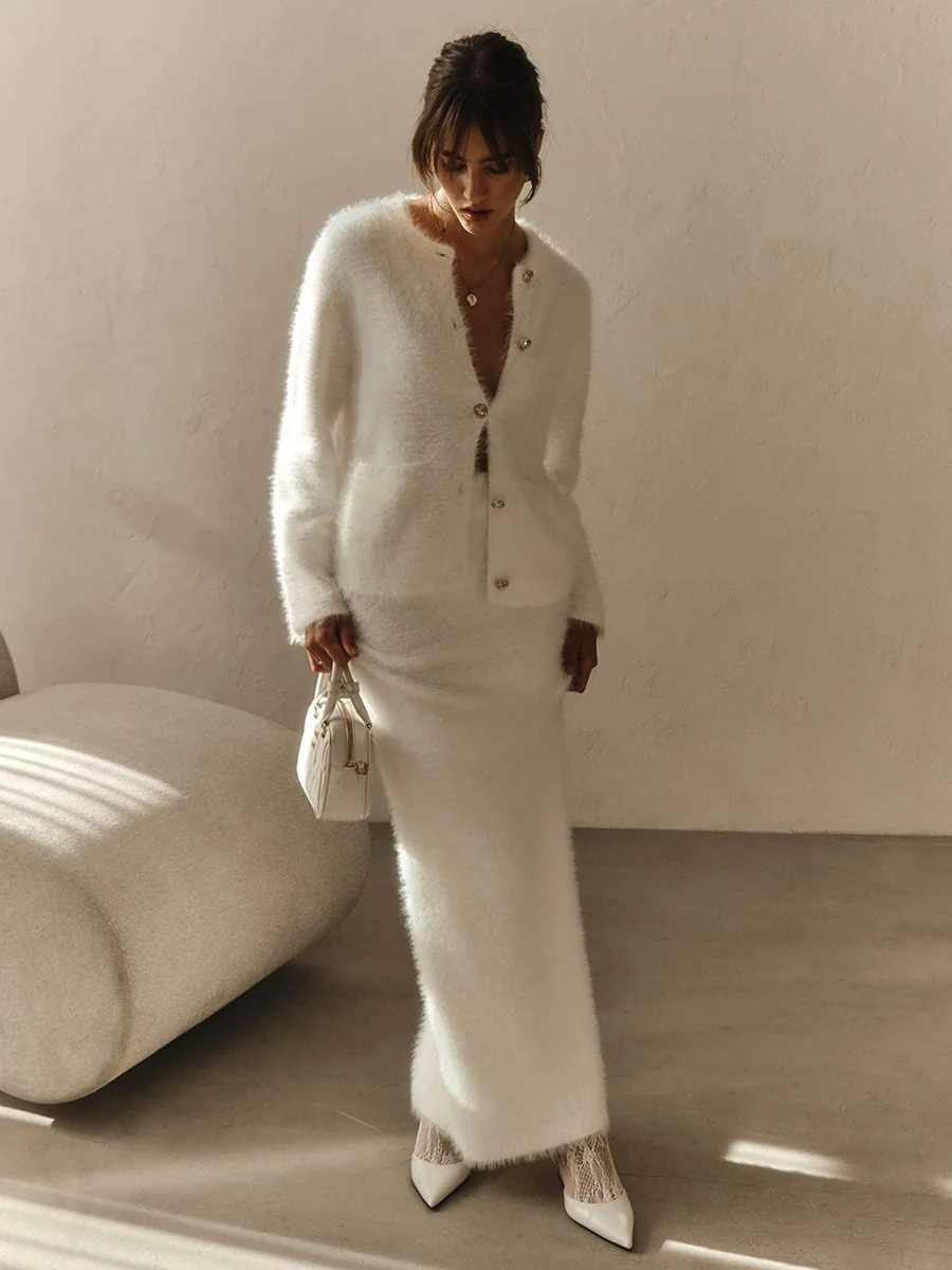 Bornladies Autumn Winter Fleece Knit Long Sleeve Single Breasted Cardigan Skirt 2-Piece Set Women Plush Knit Fashion Outfit