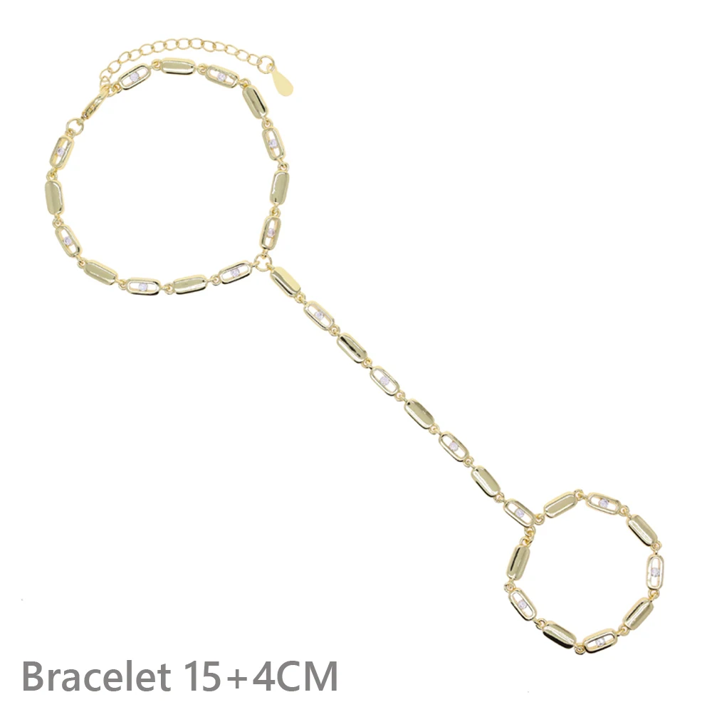 Kaulakoru mallin päällä, joka näyttää elegantin riipuksen