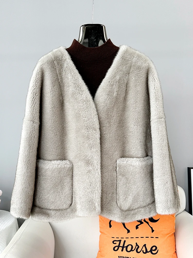 

2023 Winter and New Year Light Gold Mink Fleece Environmental Protection Fur Coat Women's Imitation Mink Skin Coat V-neck Short