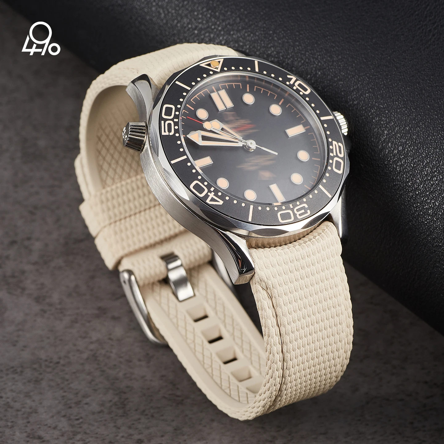 Premium Curved End Rubber Watch Strap – Durable FKM Military Band