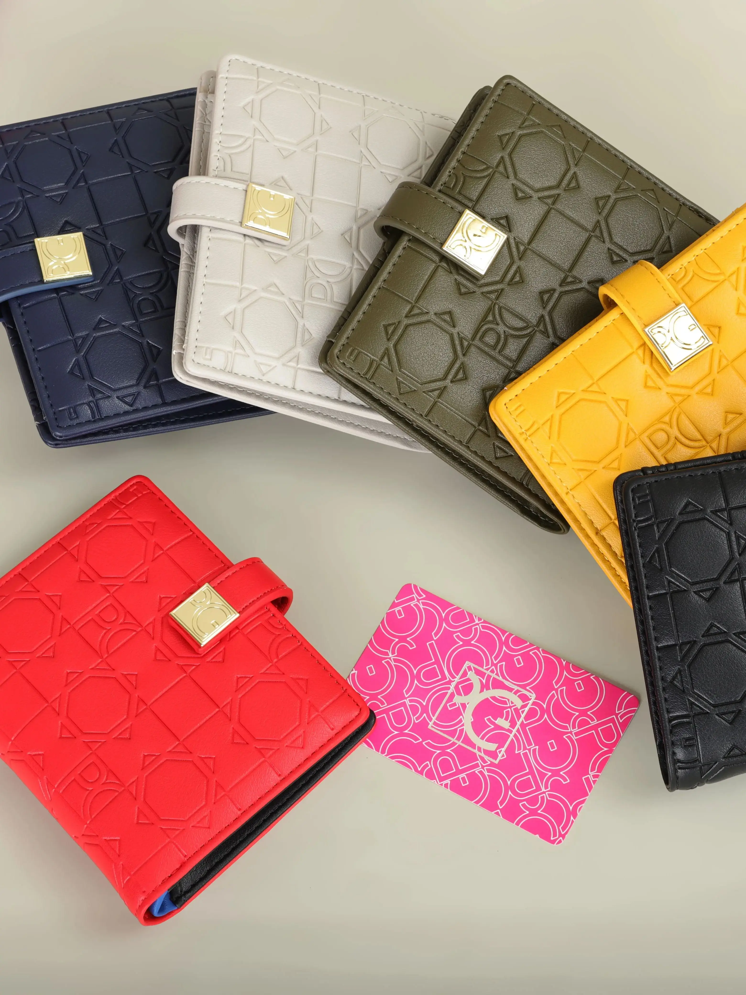 Retro PU wallet with zipper closure