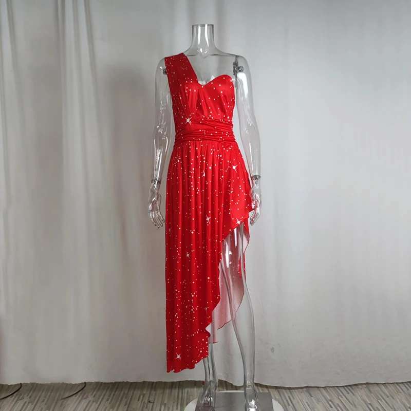 

BKLD красное платье в горошек с асимметричным подолом средней длины для женщин платье без рукавов на одно плечо с высокой талией Плиссированное винтажное тонкое платье