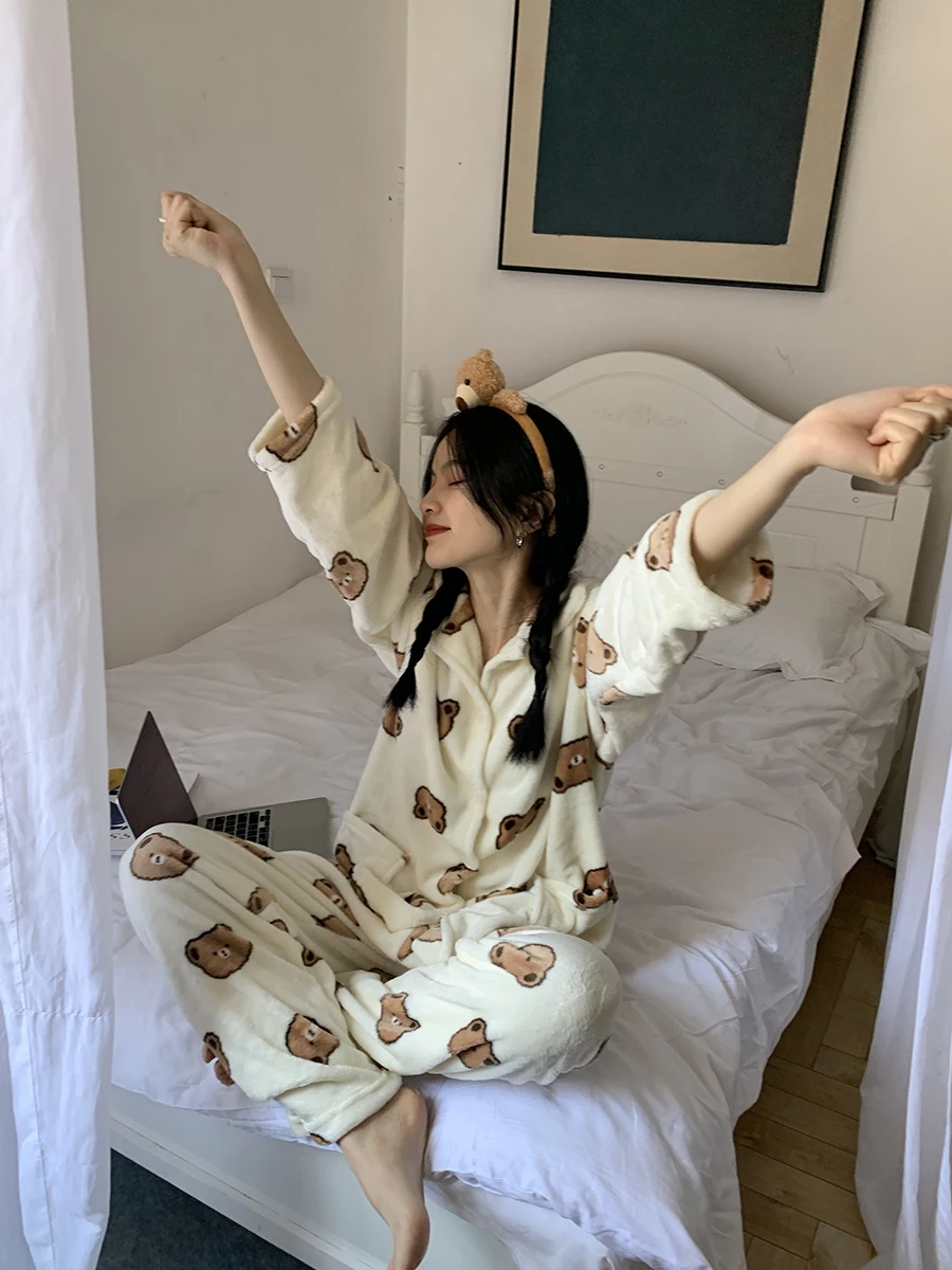 2023 new winter Korean style sweet cute style playful cute comfortable skin-friendly thickened flannel loose pajamas women chic