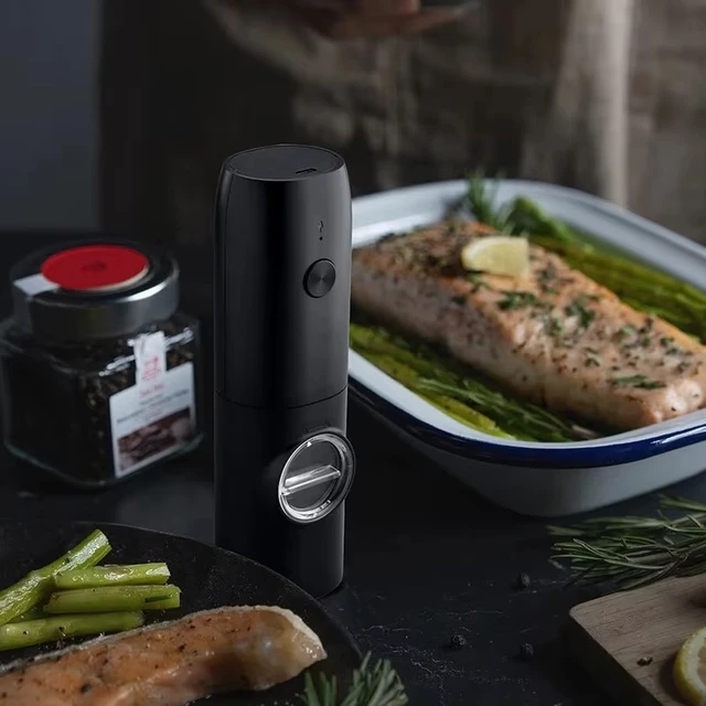 USB Rechargeable Salt & Pepper Grinder 5