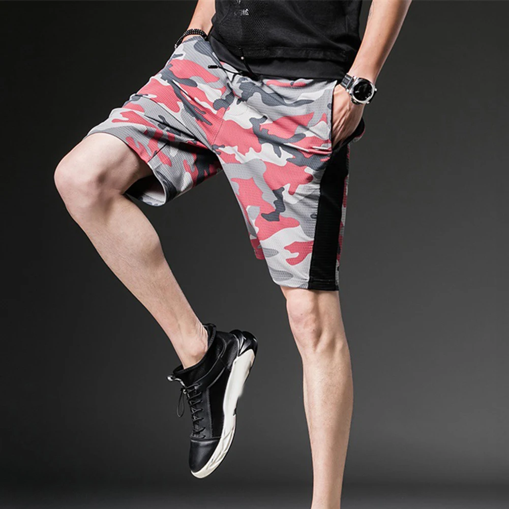 

Men Sports Short Pants Camo Running Shorts Camouflage Print Sweat Shorts Men Zipper Pockets Drawstring Cargo Shorts Streetwear