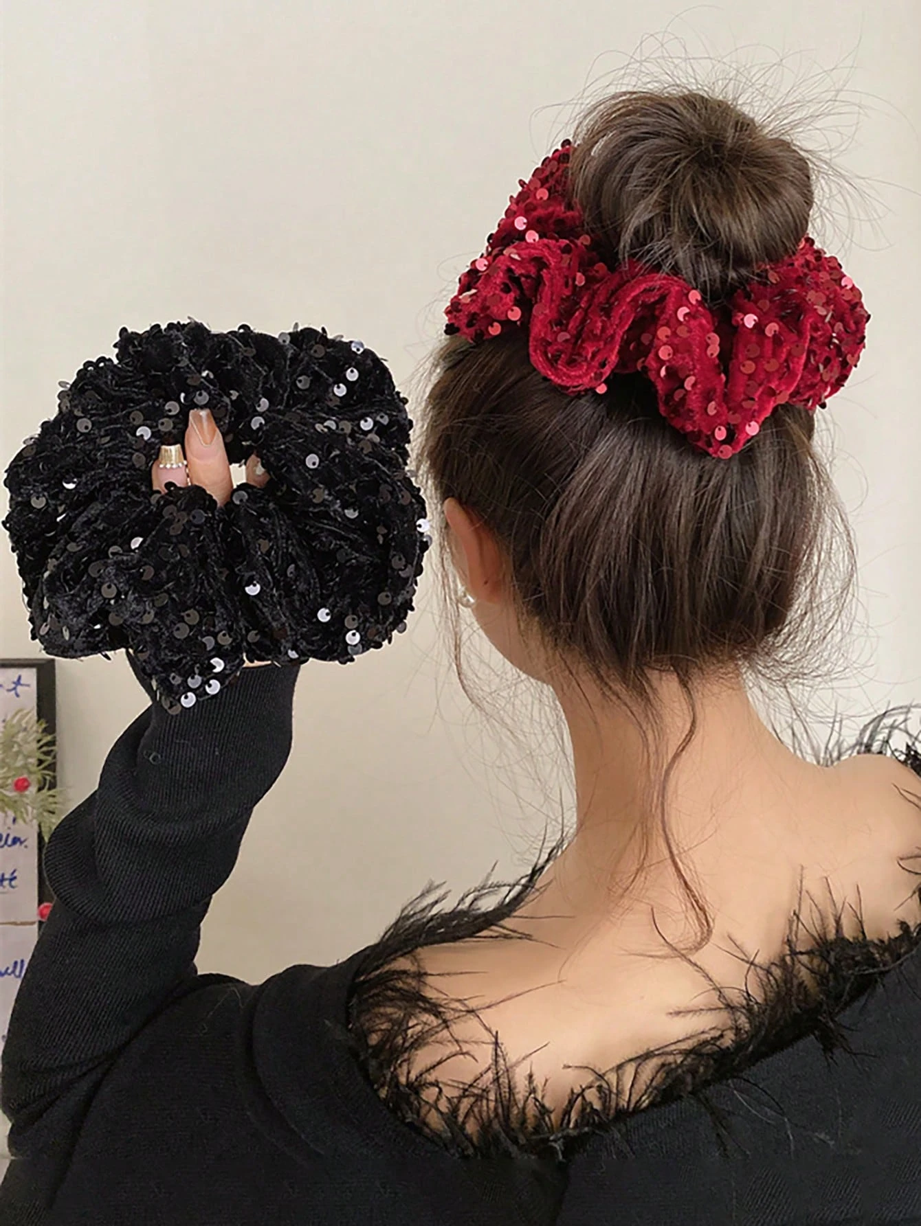 1/2 Stück großer schwarzer Haargummi mit schwarzen Vintage-Pailletten, Haargummi und Haarschmuck für High-End-Gefühl Scrunchiesscrunchy – Detail 1