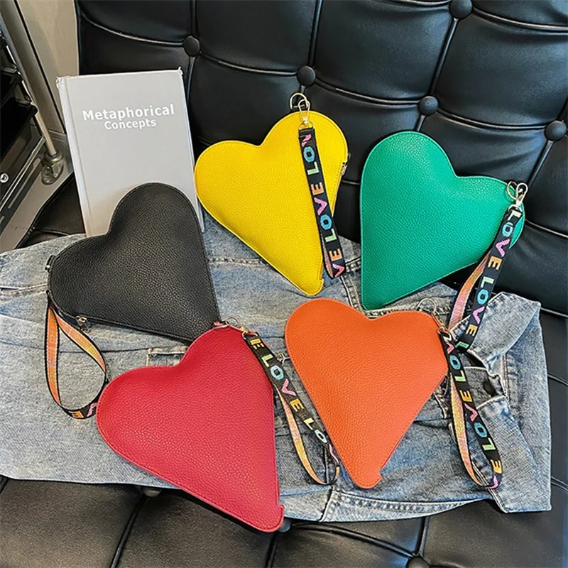 Women's Heart Shaped Coin Purse Cute Zipper Wallet Leather Change Purse Clutch with Wristlet