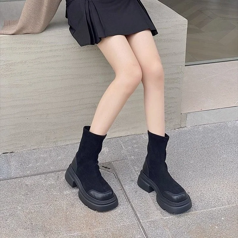 Autumn Retro Thick-Soled Women & Girls Boots Fashion Slip-On Female Soft Leather Shoes Size 35-40