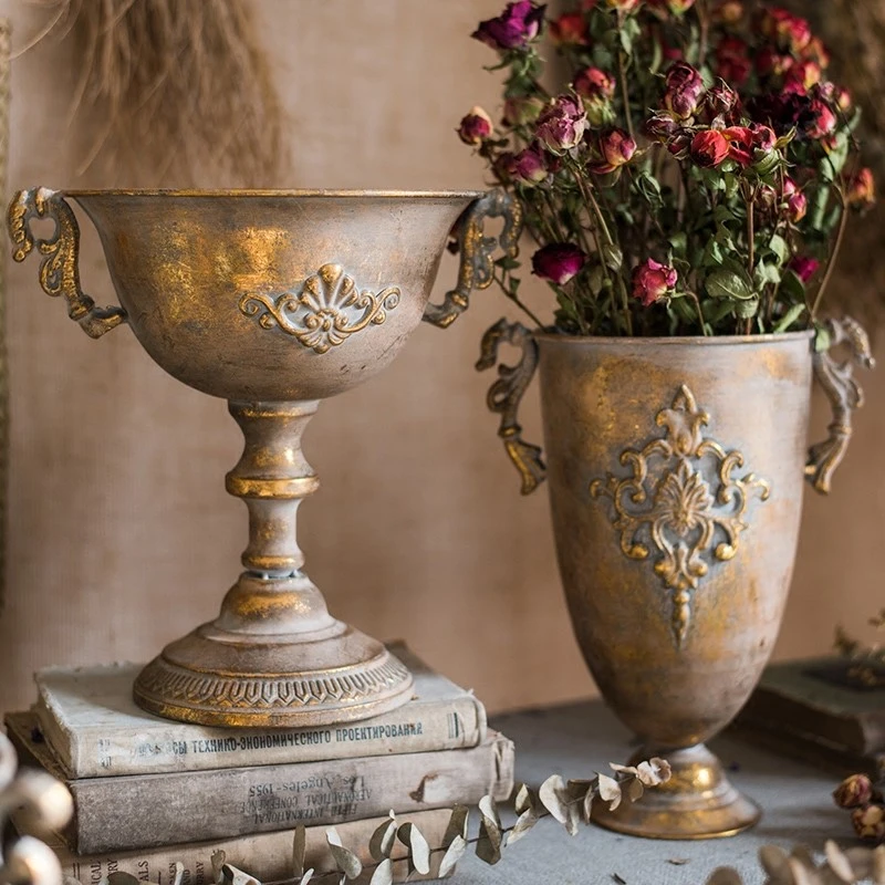 Toyvian 2pcs Metal Vases Vintage Decorative Dry Flower Vase Brass Flower Pots for Home Office Living Room Wedding Party Dinning Table Decoration Gold 