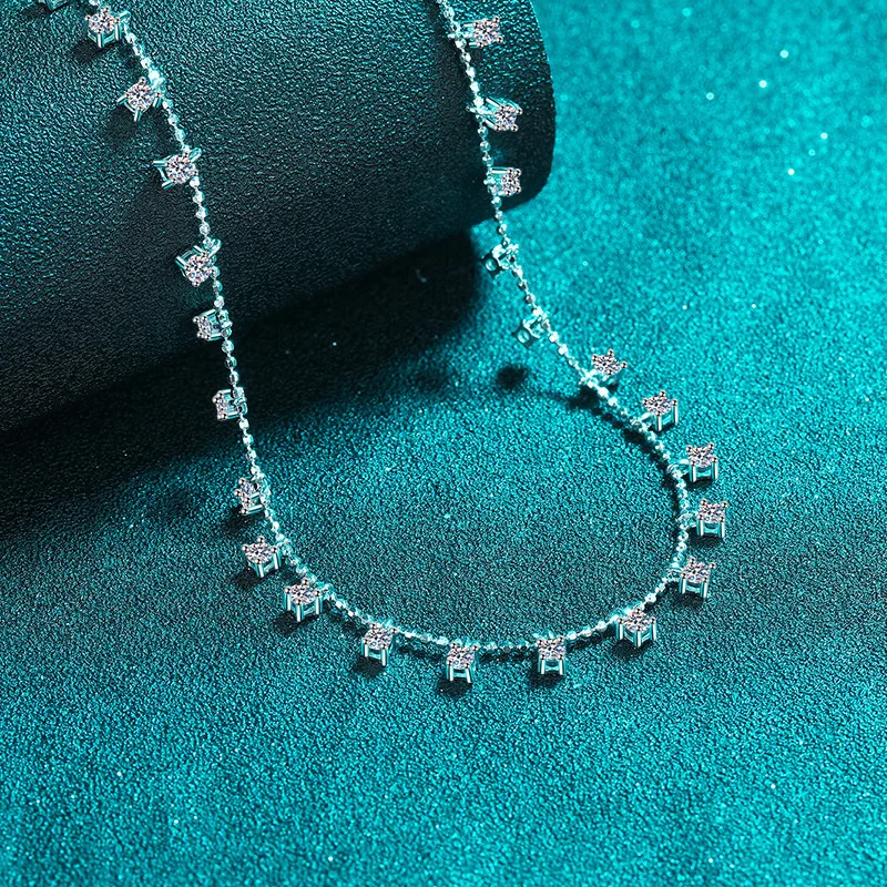 Exquisite PT950 Platinum Women's 9 Carat Moissanite Necklace (30 Points Each), Collarbone Chain, Elegant and Timeless Design
