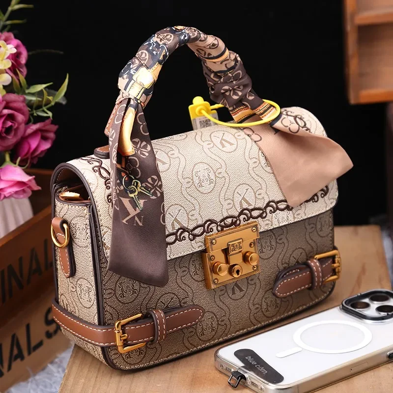 

Women's Handbag 2024 Winter New Senior Designer Leather Fashionable Retro Foreign Style One Shoulder Crossbody Small Square Bag