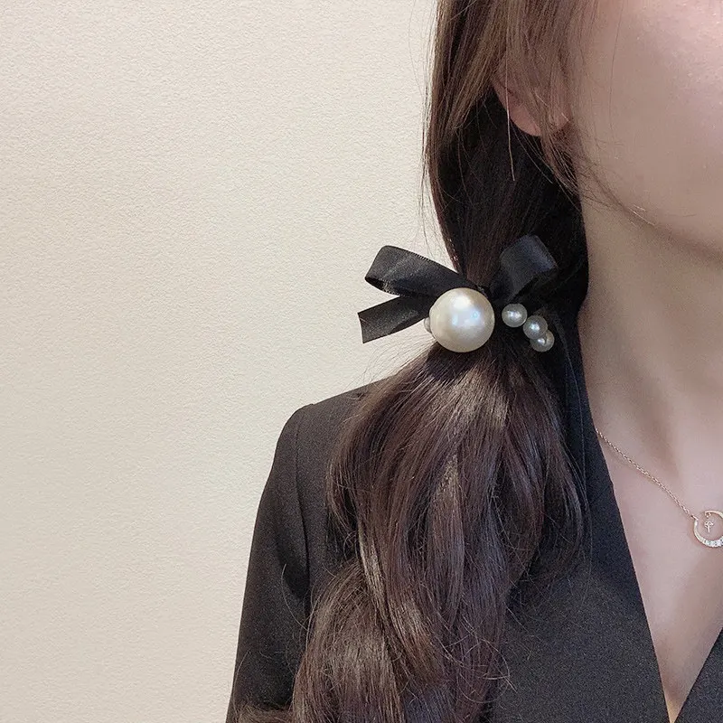 

2022 Fashion Woman Big Pearl Hair Ties Korean Style Hairband Scrunchies Girls Ponytail Holders Rubber Band Hair Accessories
