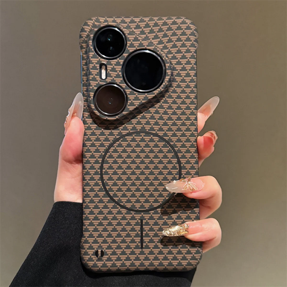 Frameless Kevlar Carbon Fiber Pattern Magnetic Case with MagSafe Charging Compatibility