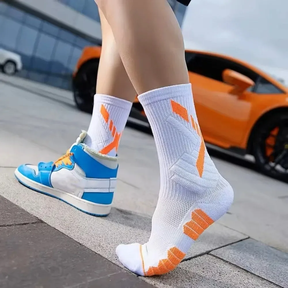 Sport Socks for Men Mid Calf Length Running Basketball Thicken Non Slip Camping Cycling Socks