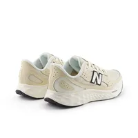 New Balance NB Fresh Foam Arishi v4 Chaussures de course décontractées légères et confortables pour hommes, Off-White MARISTC4 4