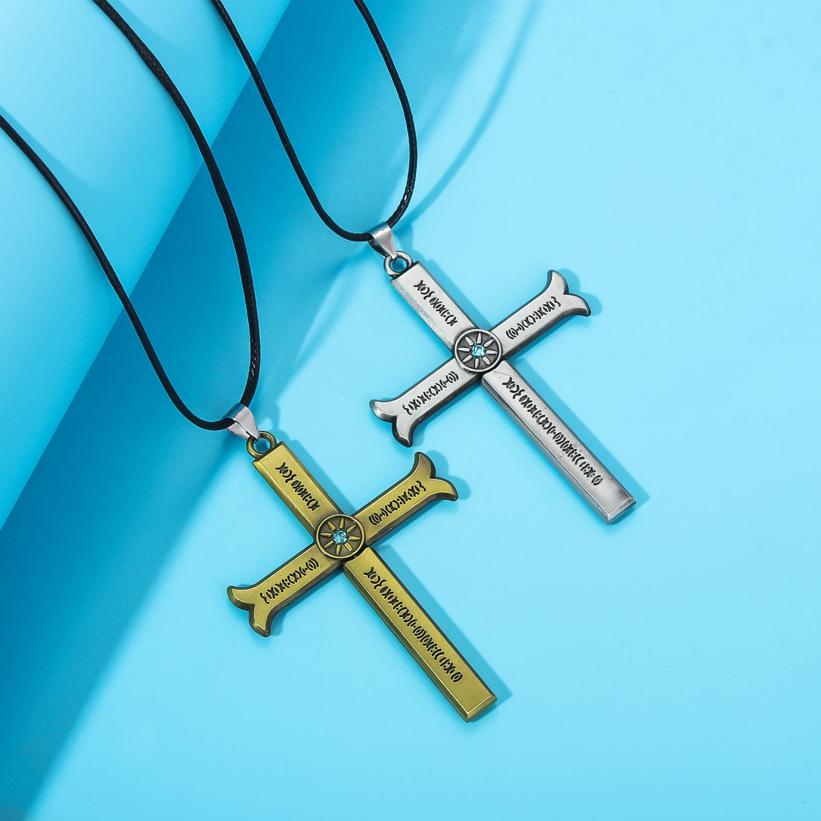 Anime wollte Serie Anhänger Schlüssel anhänger schwarz Messer Adler Auge Kreuz Halskette Schlüssel ring für Frauen Männer Schmuck Zubehör Geschenke – Detail 2