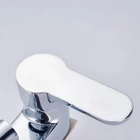 ก๊อกน้ำอ่างล้างหน้าแบบโครเมียม ก๊อกผสมอเนกประสงค์สำหรับห้องน้ำ ก๊อกน้ำอ่างล้างหน้าแบบผสมน้ำร้อนน้ำเย็น ก๊อกน้ำแบบมือจับเดี่ยวติดตั้งบนเคาน์เตอร์ 5