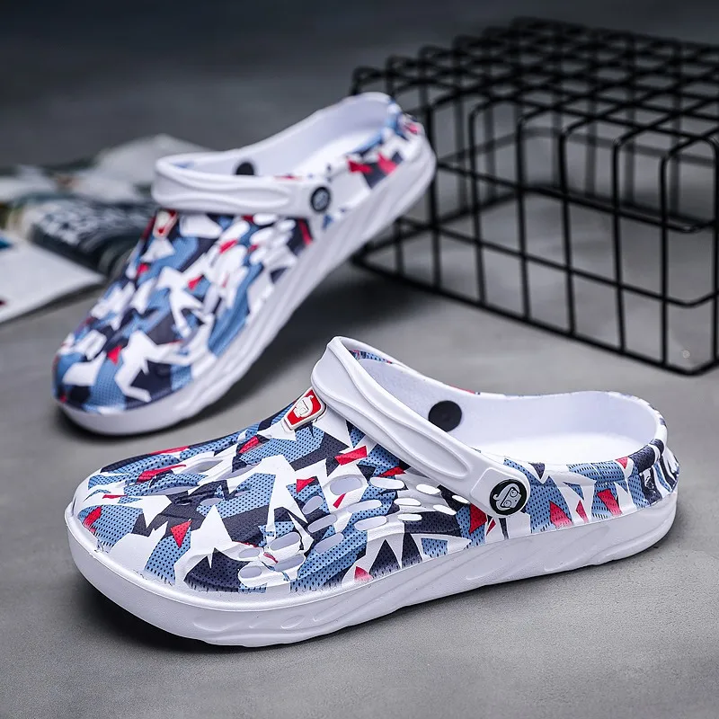 Men Sandals Outdoor Summer Beach Slippers Soft Bottom Hollow Garden Clogs Shoes Big Size Sports Slippers