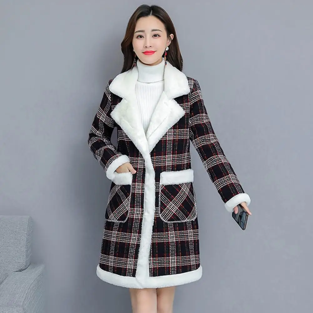 

Зимнее женское пальто, плотная плюшевая верхняя одежда с отложным воротником, женское однобортное пальто средней длины в клетку с принтом и карманами для женщин