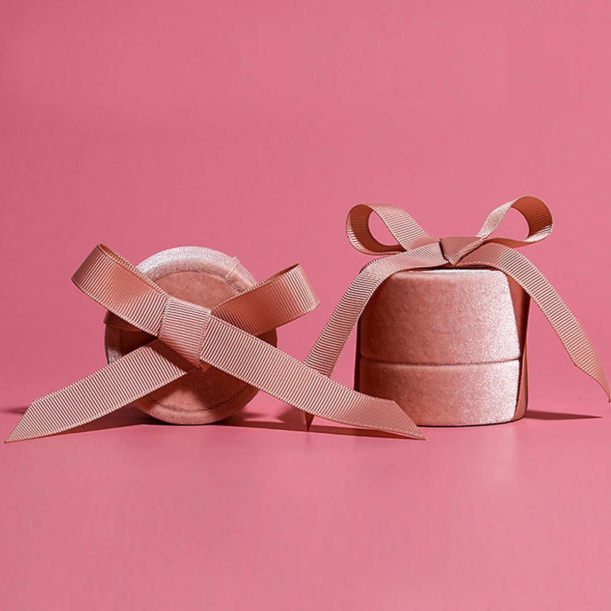 

Korean Handmade Vintage Velvet Pendant Necklace Box Pink Ribbon Diamond Ring Box Velvet Ring Box Gorgeous Round Wedding Ring Box