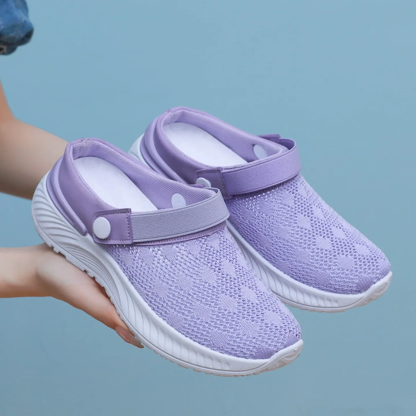 Women's casual summer sandals, breathable and easy to wear, waterproof beach shoes, soft half-slippers on the bottom, comfortable made of PVC.