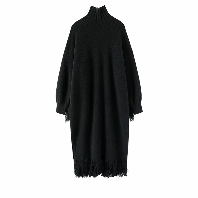 Рисунок 4 - Прямое платье с высоким воротником и бахромой