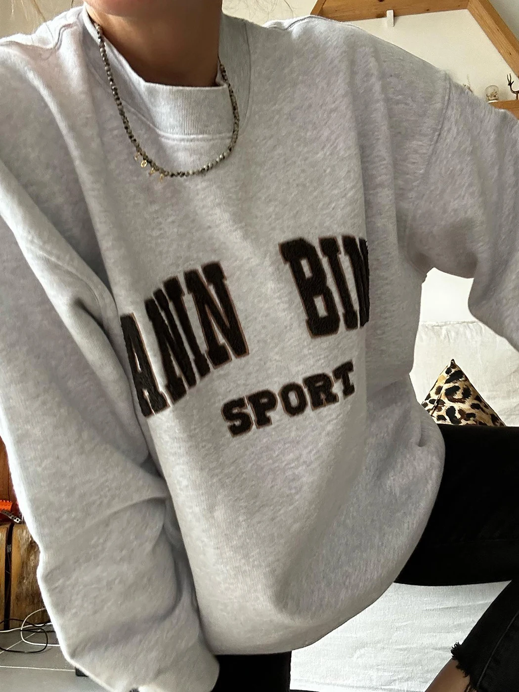 

Velvet Letter Embroidery Sweatshirt Women Autumn Winter Clothing 2023 Aesthetic Pullover Tops Fashion Sweatshirts Hoodies Female