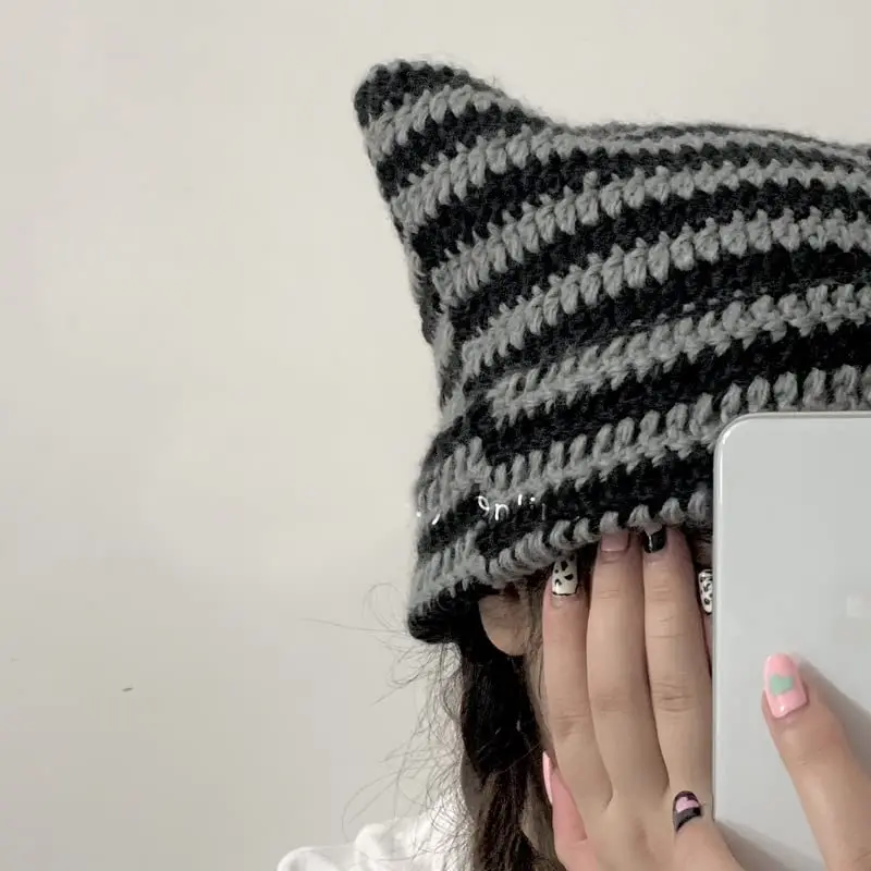 Süße Katzenohren Beanie Hüte für Frauen Winter gestreift koreanische Punk Gothic Y2K Wolle gestrickt Streetwear handgemachte häkeln Eimer Cap – Detail 2