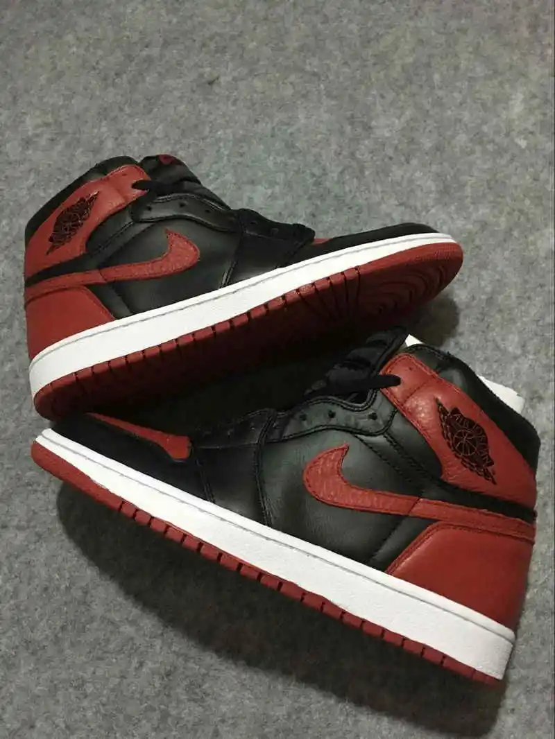 Новое поступление оригинальные баскетбольные кроссовки NIKE Air Jordan 1 черные